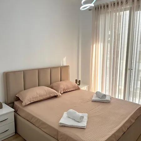 Essy * Tirana