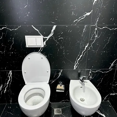 Essy Tirana